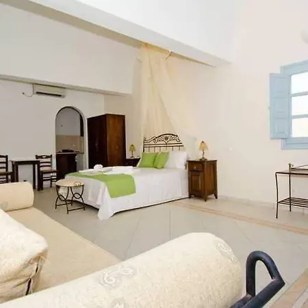 Jojo Beach & Bar Hotel Agios Georgios (Santorini)