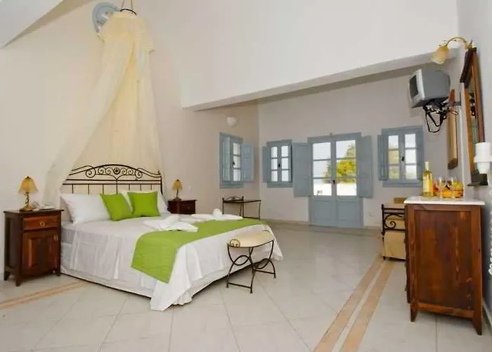 Jojo Beach & Bar Hotel 3*