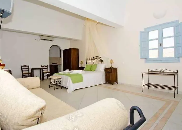 Jojo Beach & Bar Hotel Agios Georgios (Santorini)