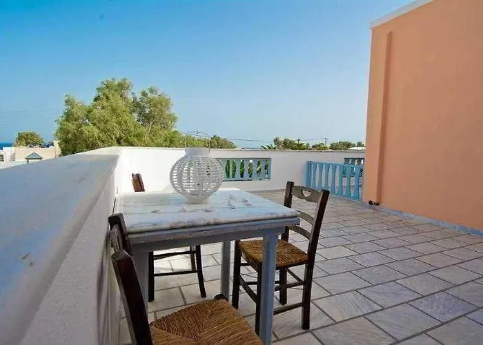 Jojo Beach & Bar Agios Georgios (Santorini)