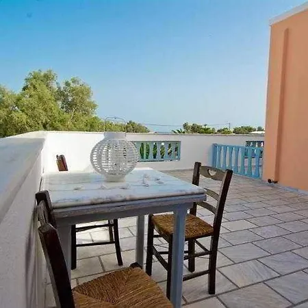 Jojo Beach & Bar Agios Georgios (Santorini)